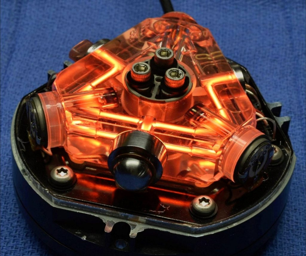 gg1320aftwilight_powered_display_mounted1.jpg