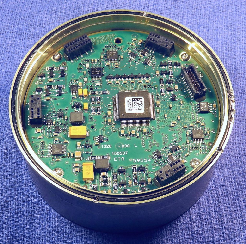 hg1700imu_top_interior_revealing_control_pcb1.jpg