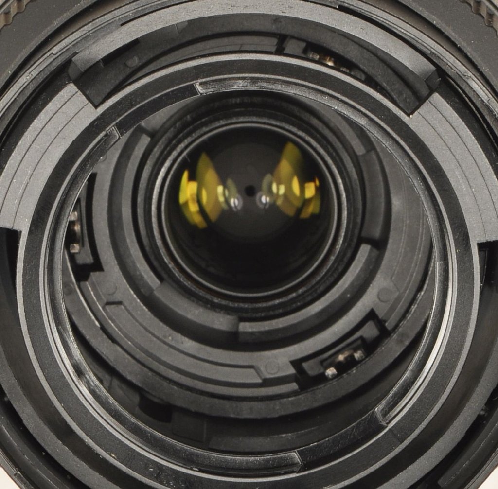afsdx55200mmvrfront_no_focus_group_105mm_closeup.jpg