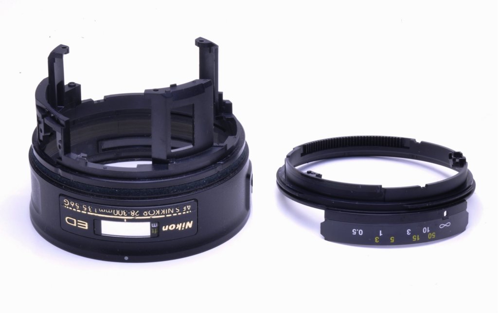 nikonafsnikkor28300mmf_3556gedvr_fixed_ring_housingfocus_scale1.jpg