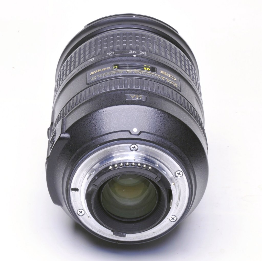 nikonafsnikkor28300mmf_3556gedvrback1_down.jpg