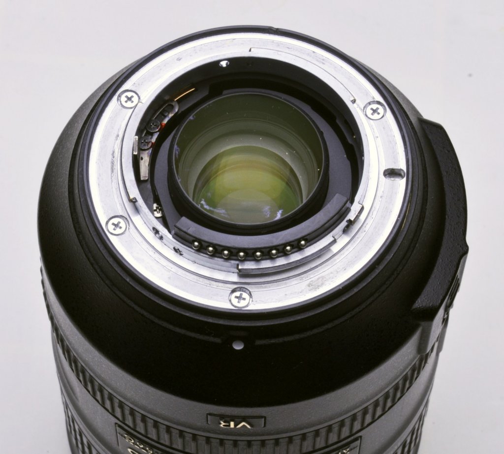 nikonafsnikkor28300mmf_3556gedvrback1_down_no_rear_cover_ring1.jpg
