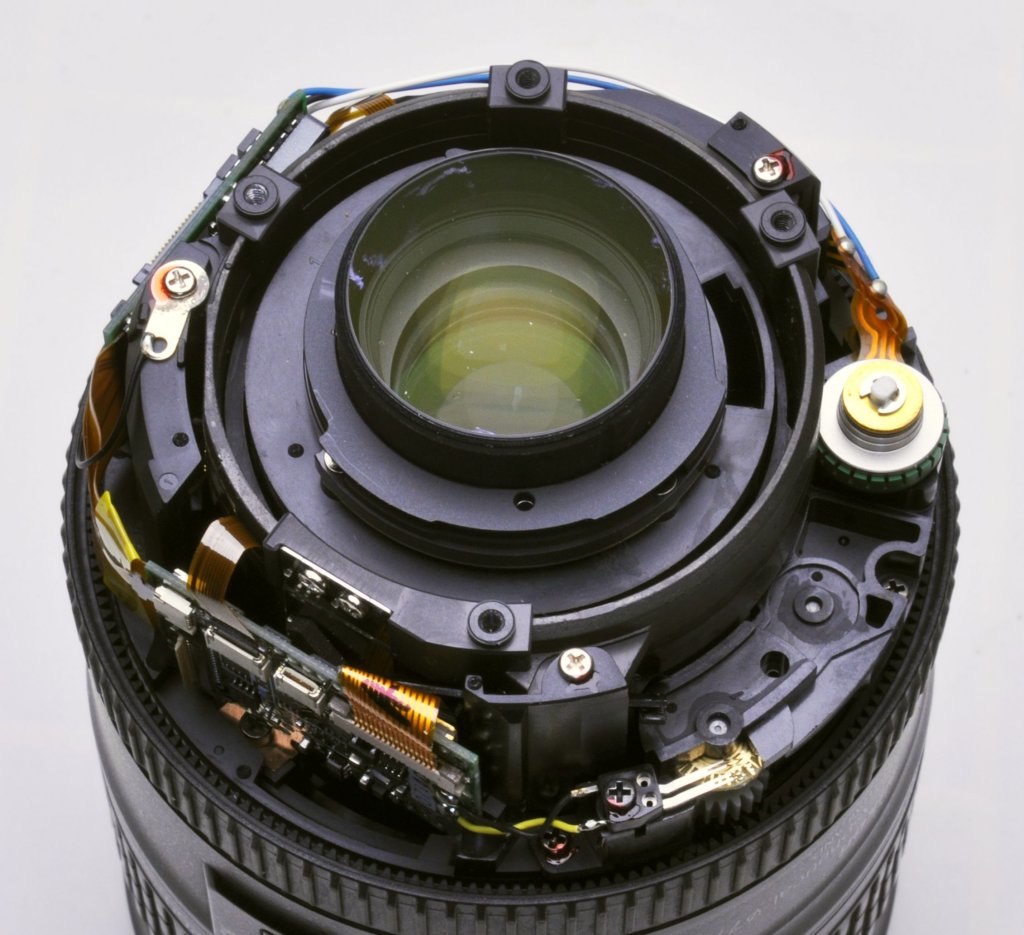 nikonafsnikkor28300mmf_3556gedvrback1_down_no_rear_cover_unit4.jpg