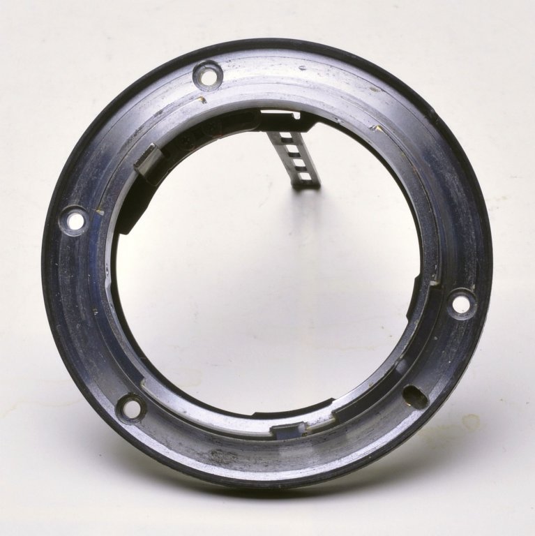 nikonafsnikkor28300mmf_3556gedvrbayonet_mount3.jpg