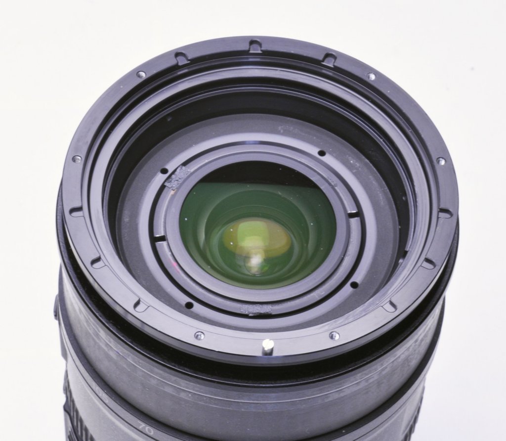 nikonafsnikkor28300mmf_3556gedvrfront1_down_2nd_lens_cluster.jpg