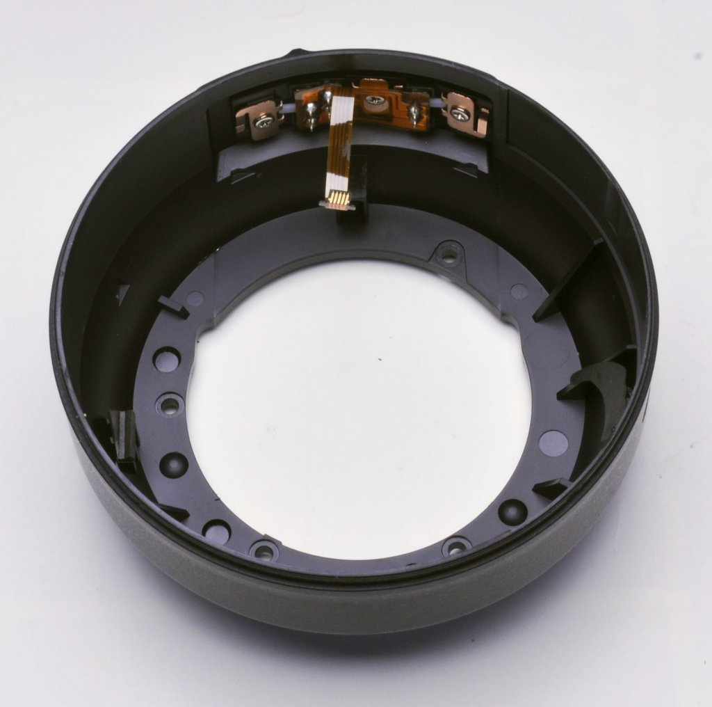 nikonafsnikkor28300mmf_3556gedvrrear_cover_unit_inside1.jpg