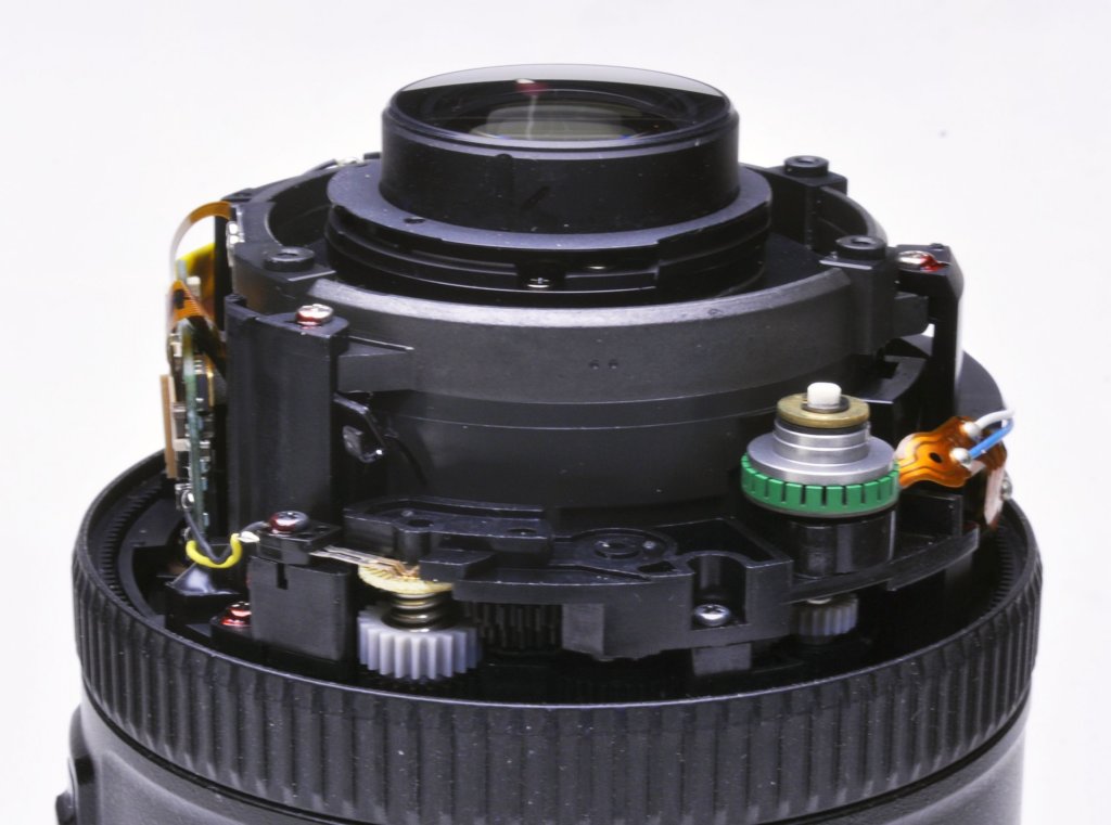 nikonafsnikkor28300mmf_3556gedvrside1_down_no_rear_cover_unit3.jpg