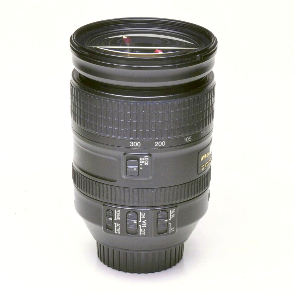 nikonafsnikkor28300mmf_3556gedvrside2_down.jpg