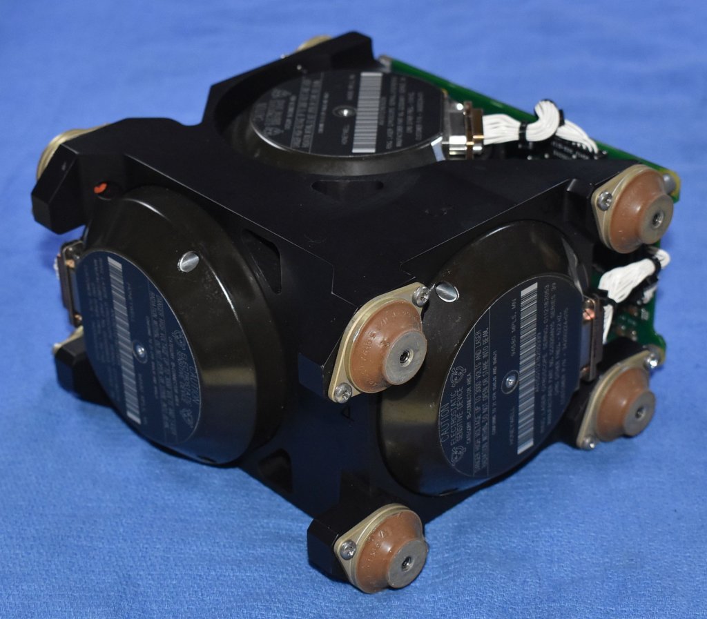 honeywellgg1320rlgbasedinertialplatformview1.jpg